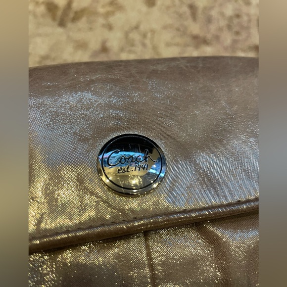 Coach Wristlet with snap - Picture 4 of 14